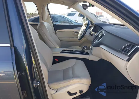 2021 Volvo Xc90 T5 Momentum 7 Passenger z USA, uszkodzony, nr VIN YV4102CK0M1720666